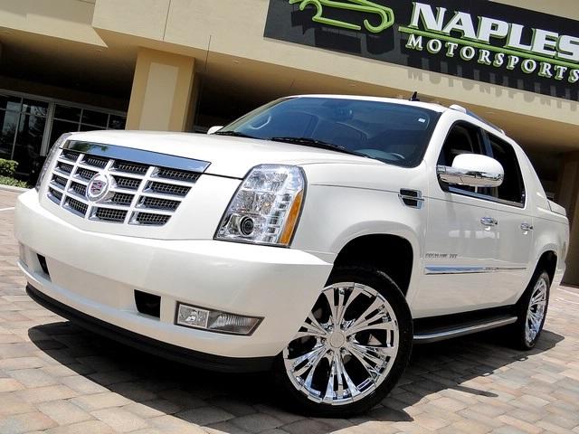 Used 2011 Cadillac Escalade for sale Sold at Naples Motorsports Inc - Morgan of Naples in Naples FL 34104 3