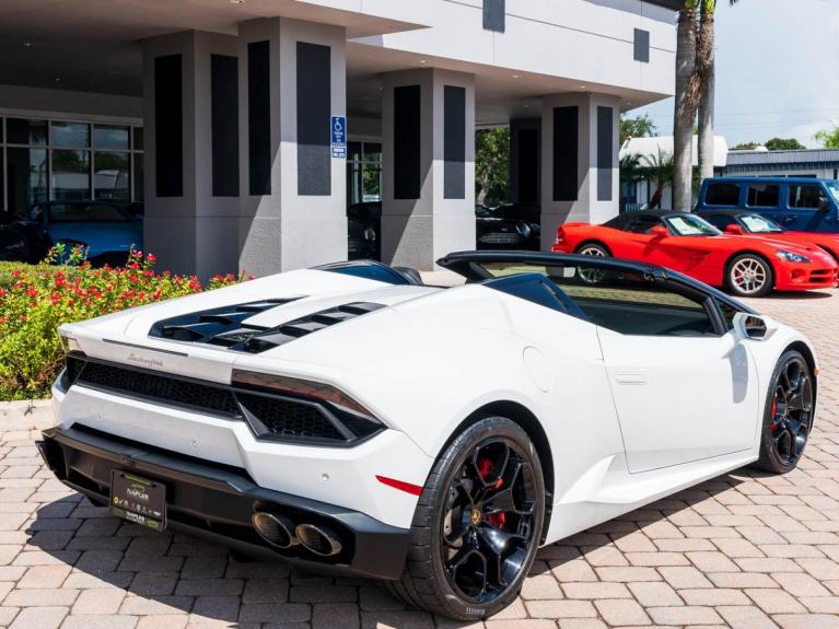 Used 2019 Lamborghini Huracan LP580-2S for sale Sold at Naples Motorsports Inc - Morgan of Naples in Naples FL 34104 6