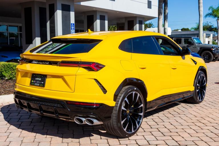 Used 2022 Lamborghini Urus for sale Sold at Naples Motorsports Inc - Morgan of Naples in Naples FL 34104 3