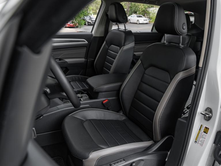 Used 2022 Volkswagen Atlas 3.6L V6 SEL Premium R-Line for sale Sold at Naples Motorsports Inc - Morgan of Naples in Naples FL 34104 4