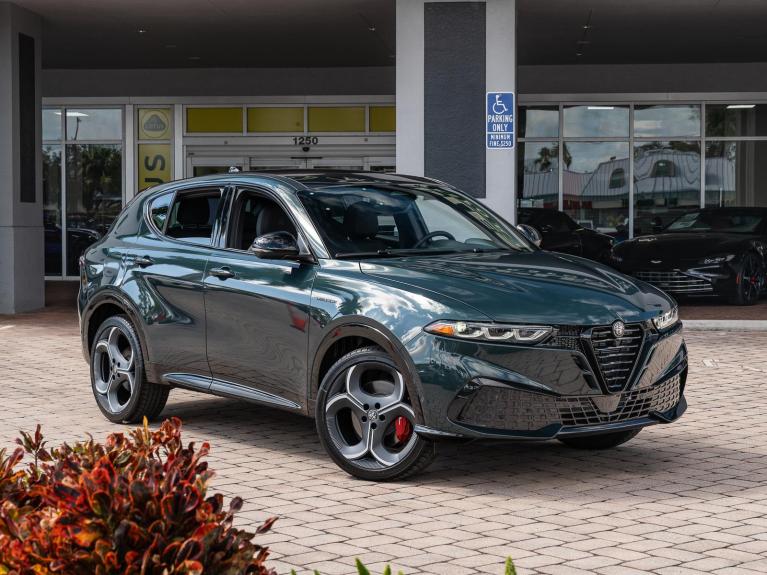 New 2026 Alfa Romeo Tonale Veloce for sale $48,785 at Naples Motorsports Inc - Morgan of Naples in Naples FL 34104 4