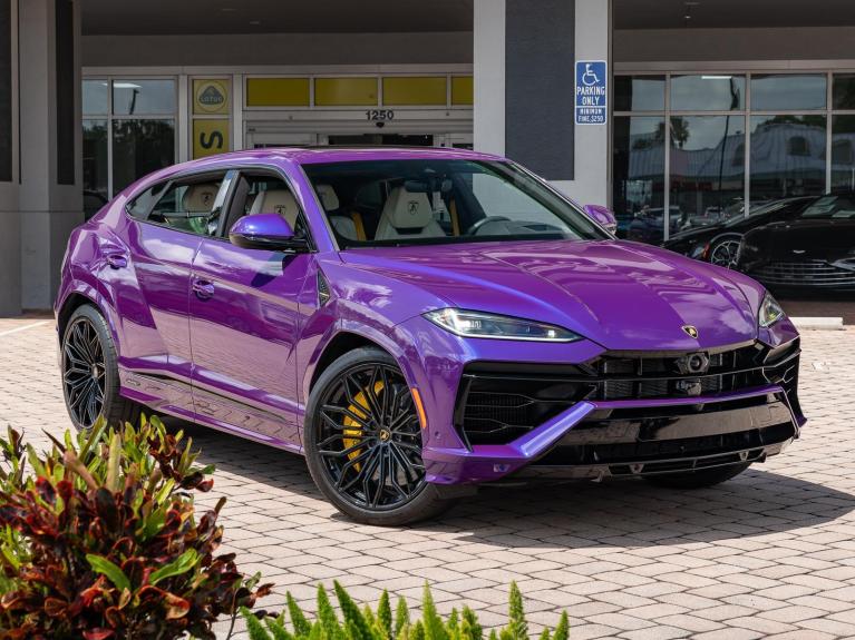 Used 2025 Lamborghini Urus SE for sale $304,995 at Naples Motorsports Inc - Morgan of Naples in Naples FL 34104 3