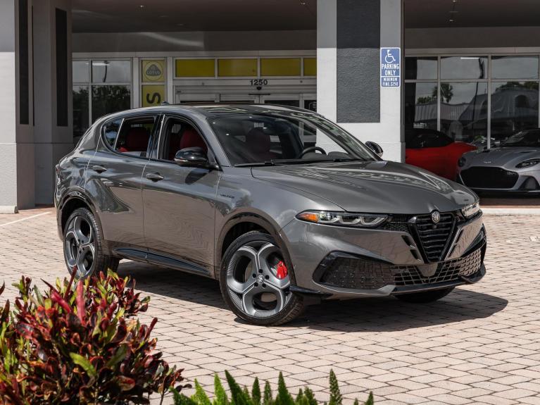 New 2026 Alfa Romeo Tonale Veloce for sale $49,940 at Naples Motorsports Inc - Morgan of Naples in Naples FL 34104 4