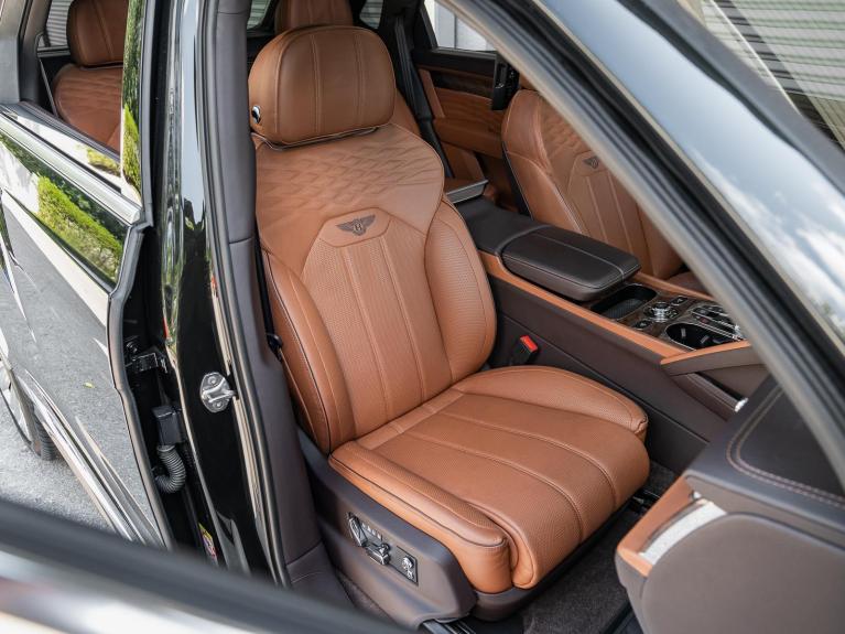 Used 2023 Bentley Bentayga EWB V8 for sale Sold at Naples Motorsports Inc - Morgan of Naples in Naples FL 34104 4