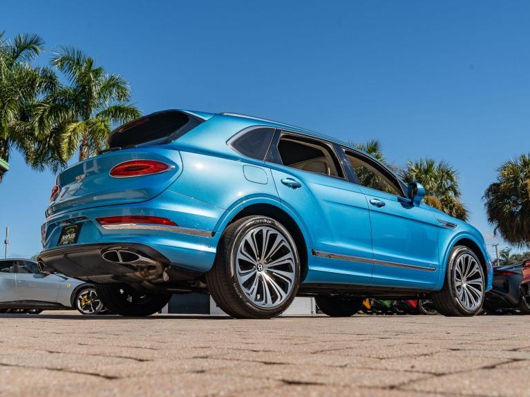Used 2022 Bentley Bentayga V8 for sale $154,995 at Naples Motorsports Inc - Morgan of Naples in Naples FL 34104 4